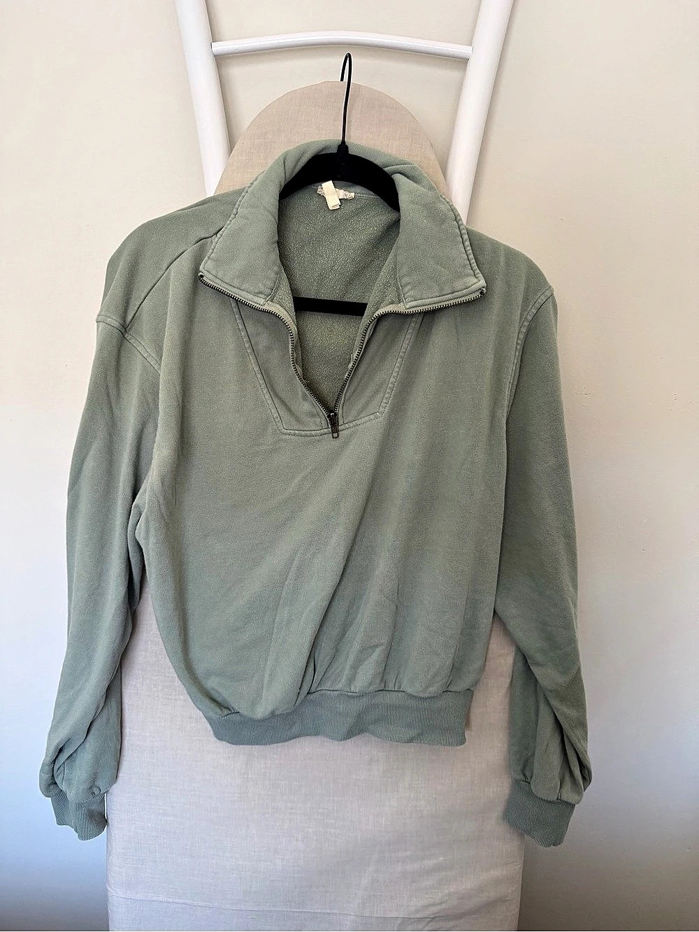 Dollfins Green Pullover Jacket Size Small Like New